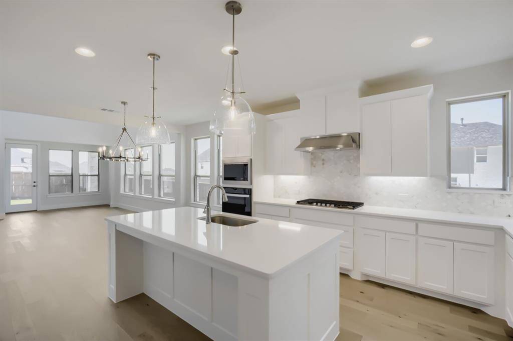 828 Stone Grove Road, Lavon, TX 75166