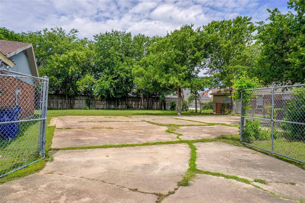 220 Coury Road, Everman, TX 76140