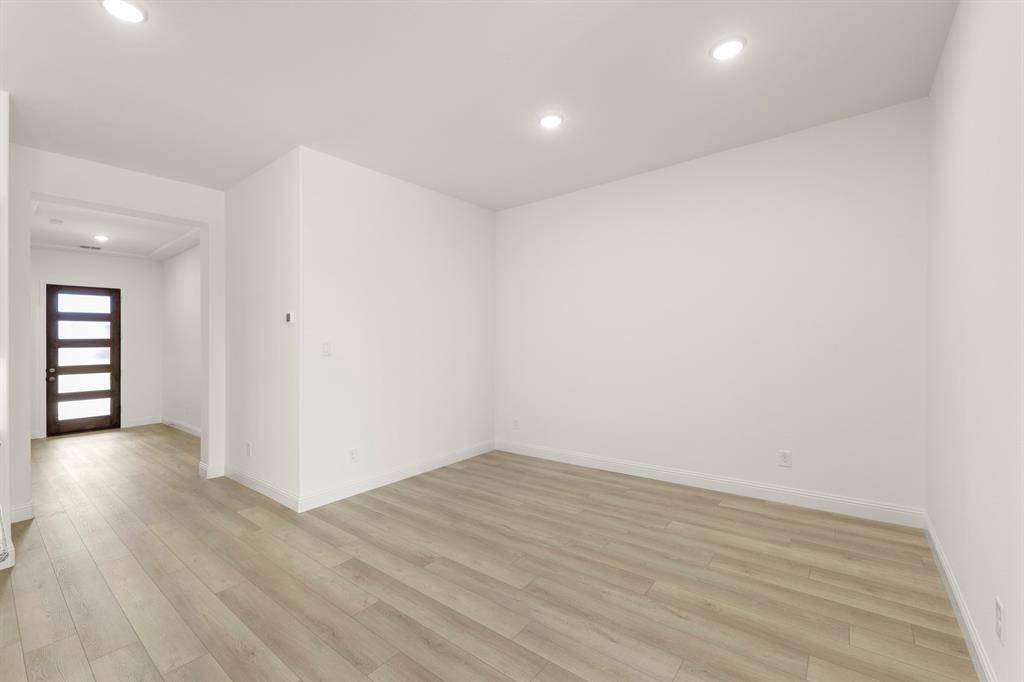 805 Trinity Street, Van Alstyne, TX 75495