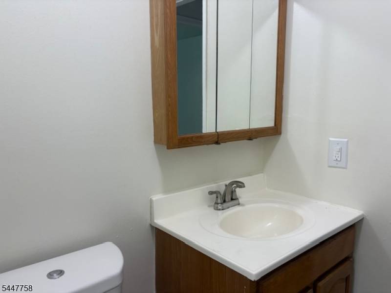 117 Treetop Ct #61, Bloomingdale Boro, NJ 07403