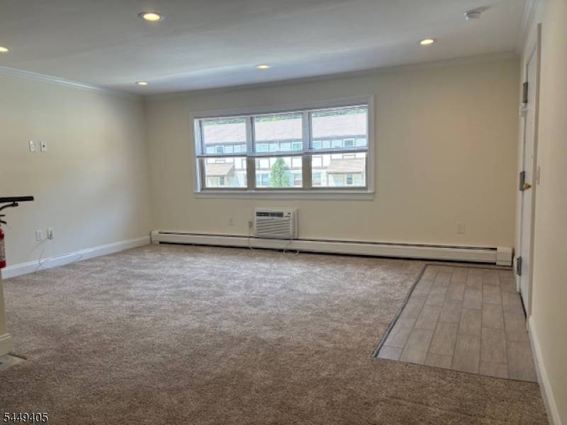 117 Treetop Ct #11, Bloomingdale Boro, NJ 07403