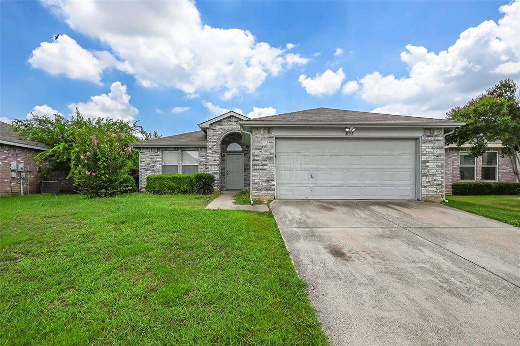 1604 Green Hill Drive, Arlington, TX 76014