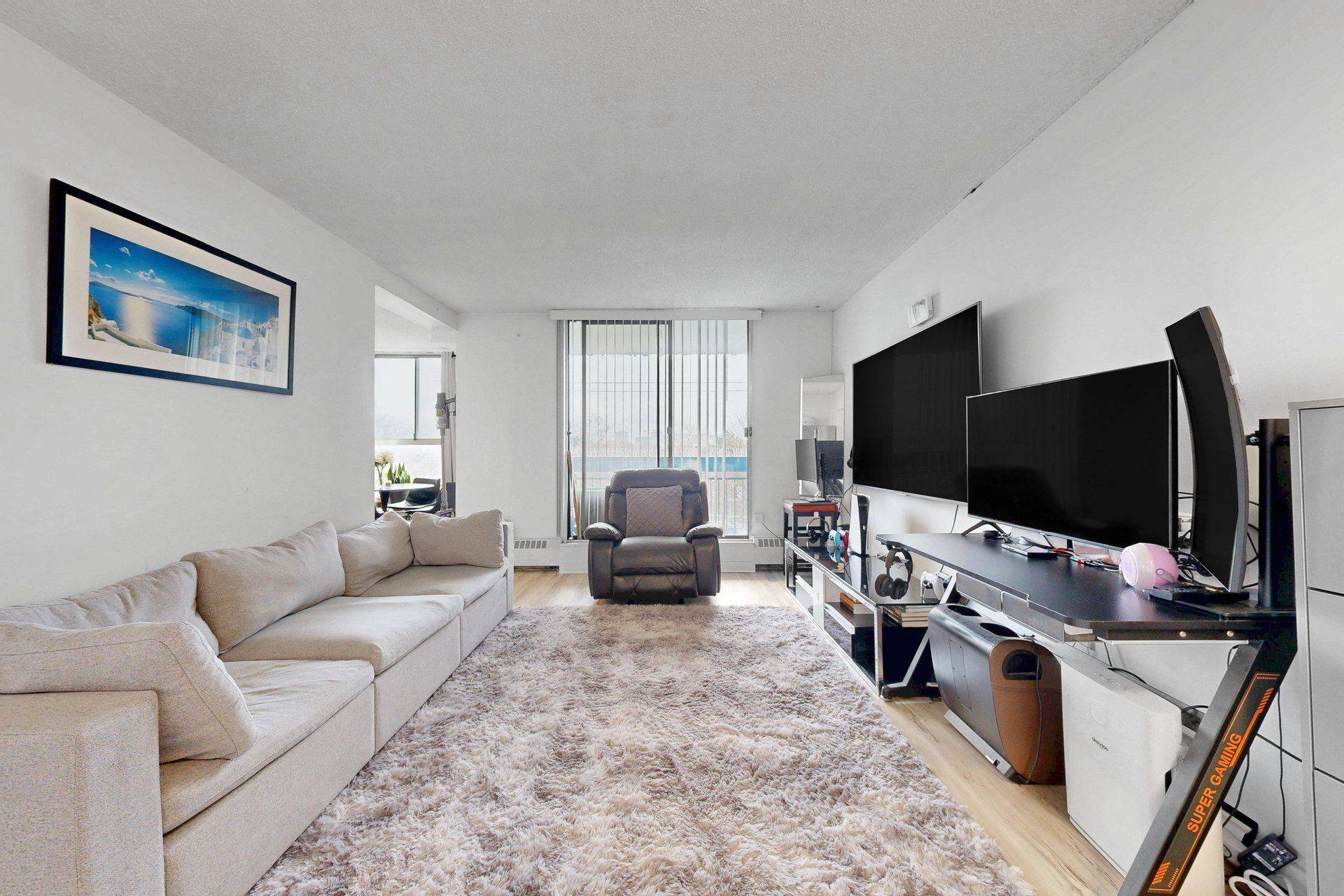 4645 Jane ST #428, Toronto W05, ON M3N 2K9
