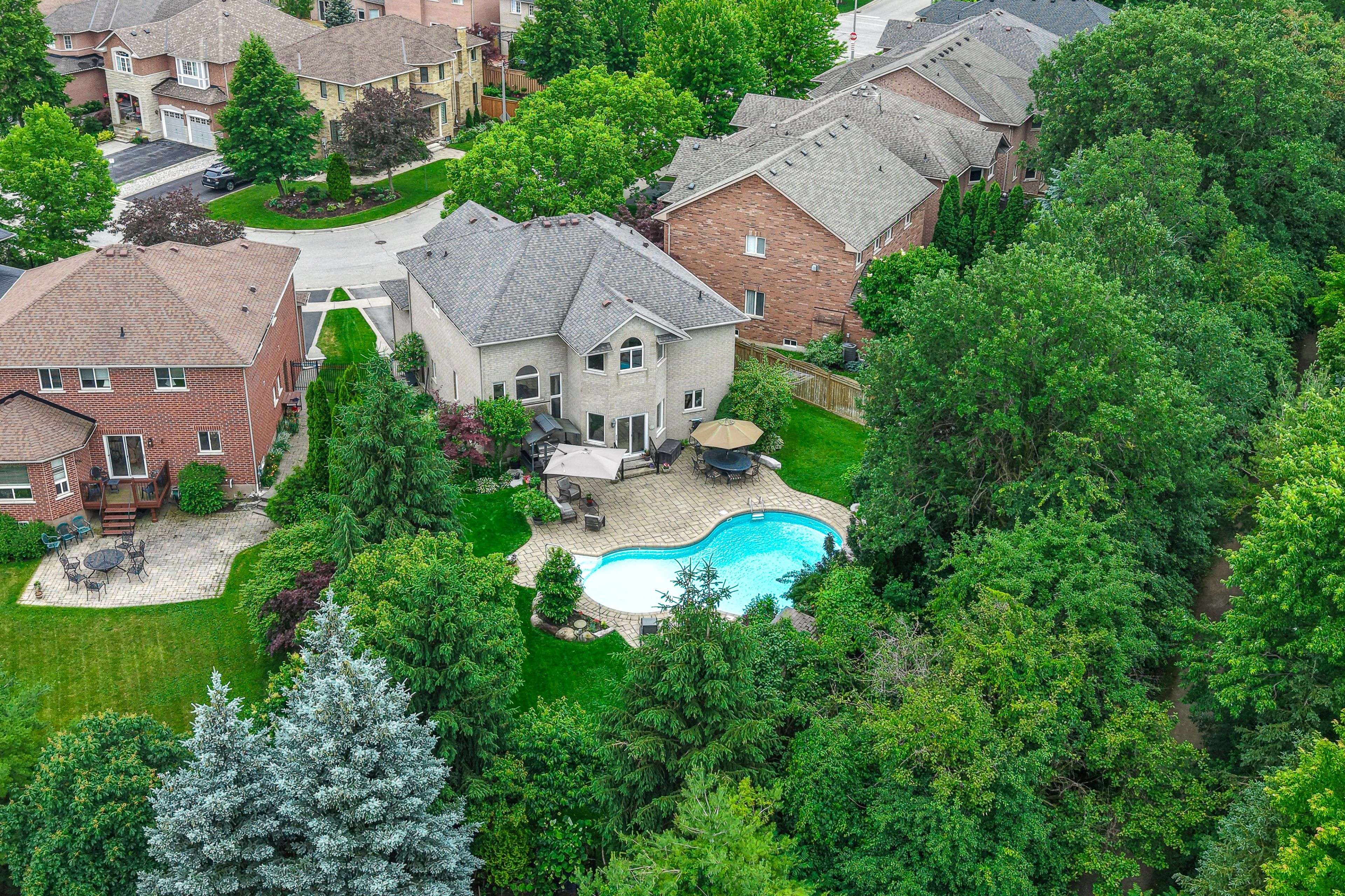 2275 Whitecliffe WAY, Oakville, ON L6M 4W3