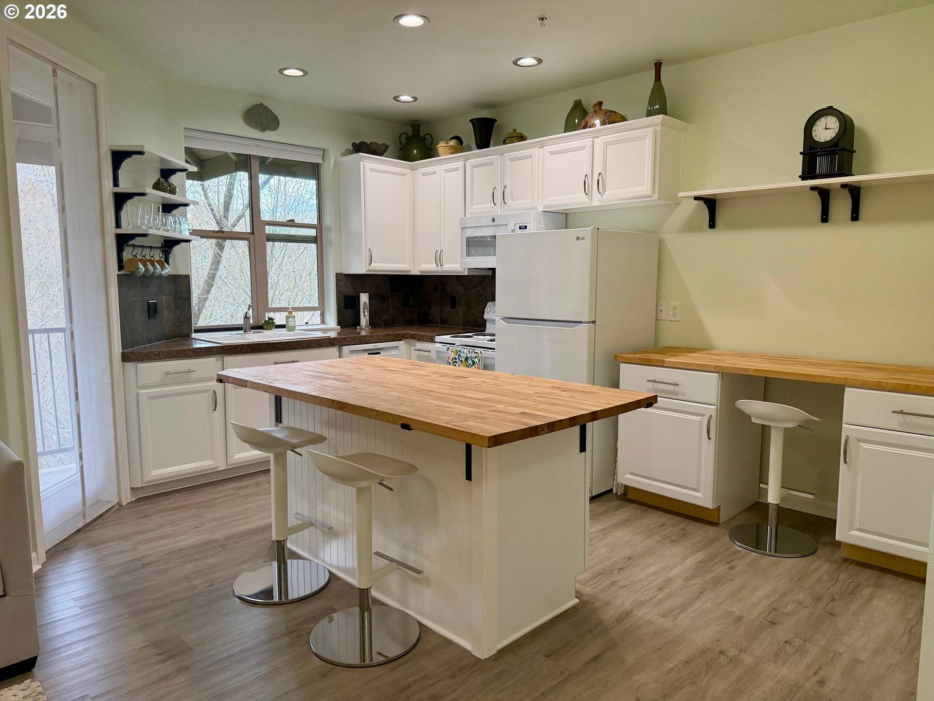 37071 DUBARKO RD #8, Sandy, OR 97055