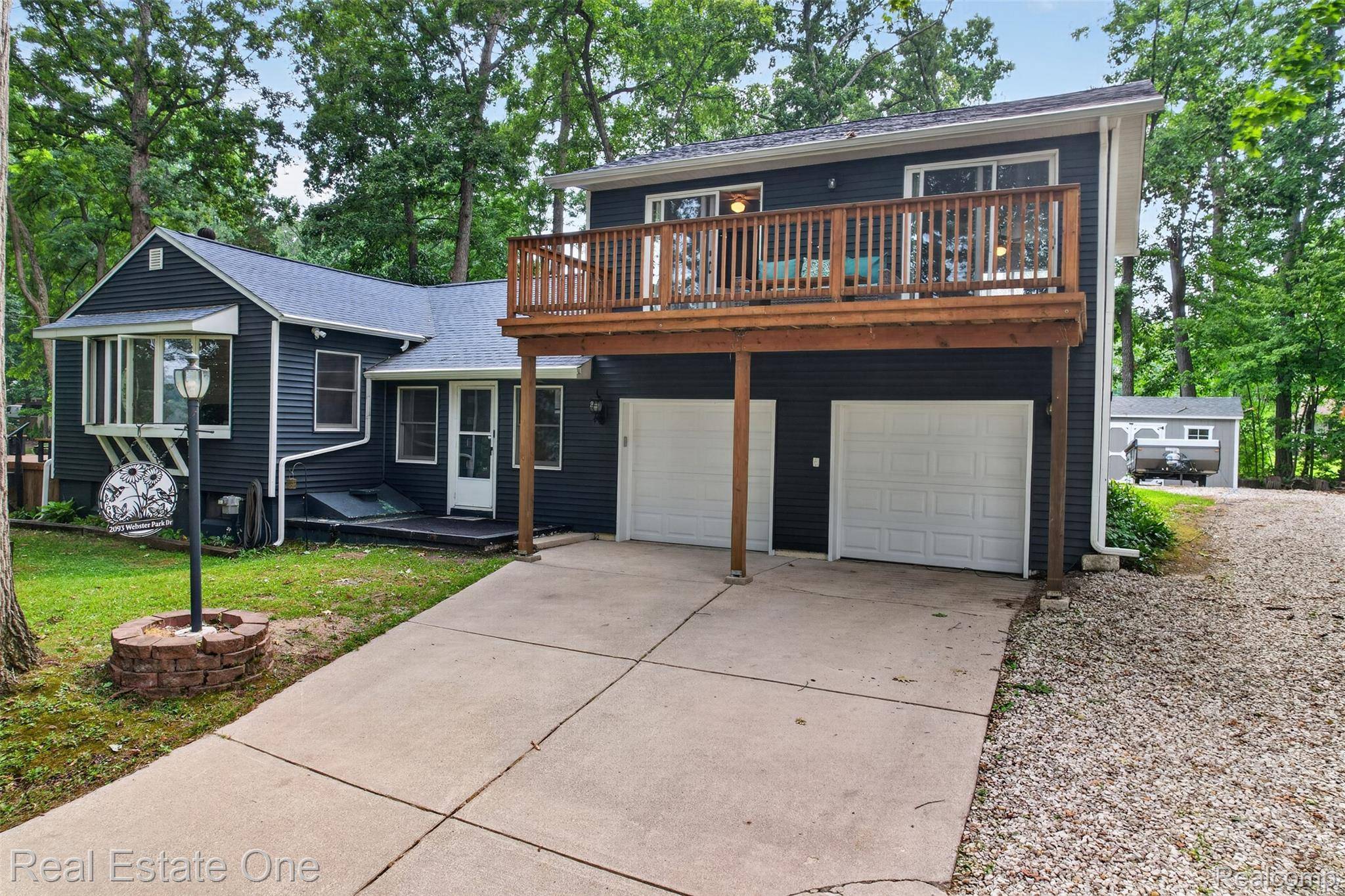 2093 Webster Park DR, Genoa Township, MI 48843