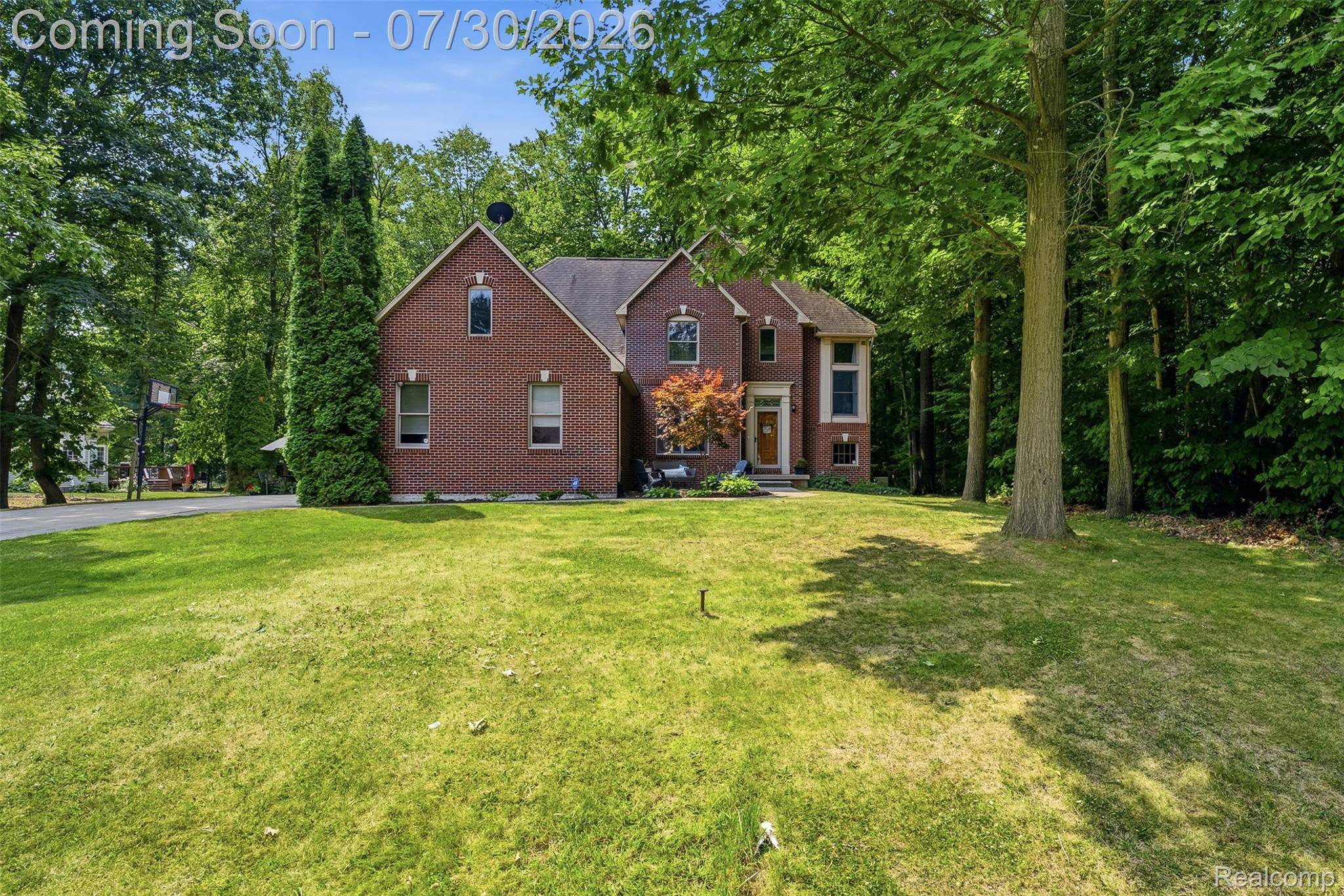 9293 Oakview DR, Swartz Creek, MI 48473