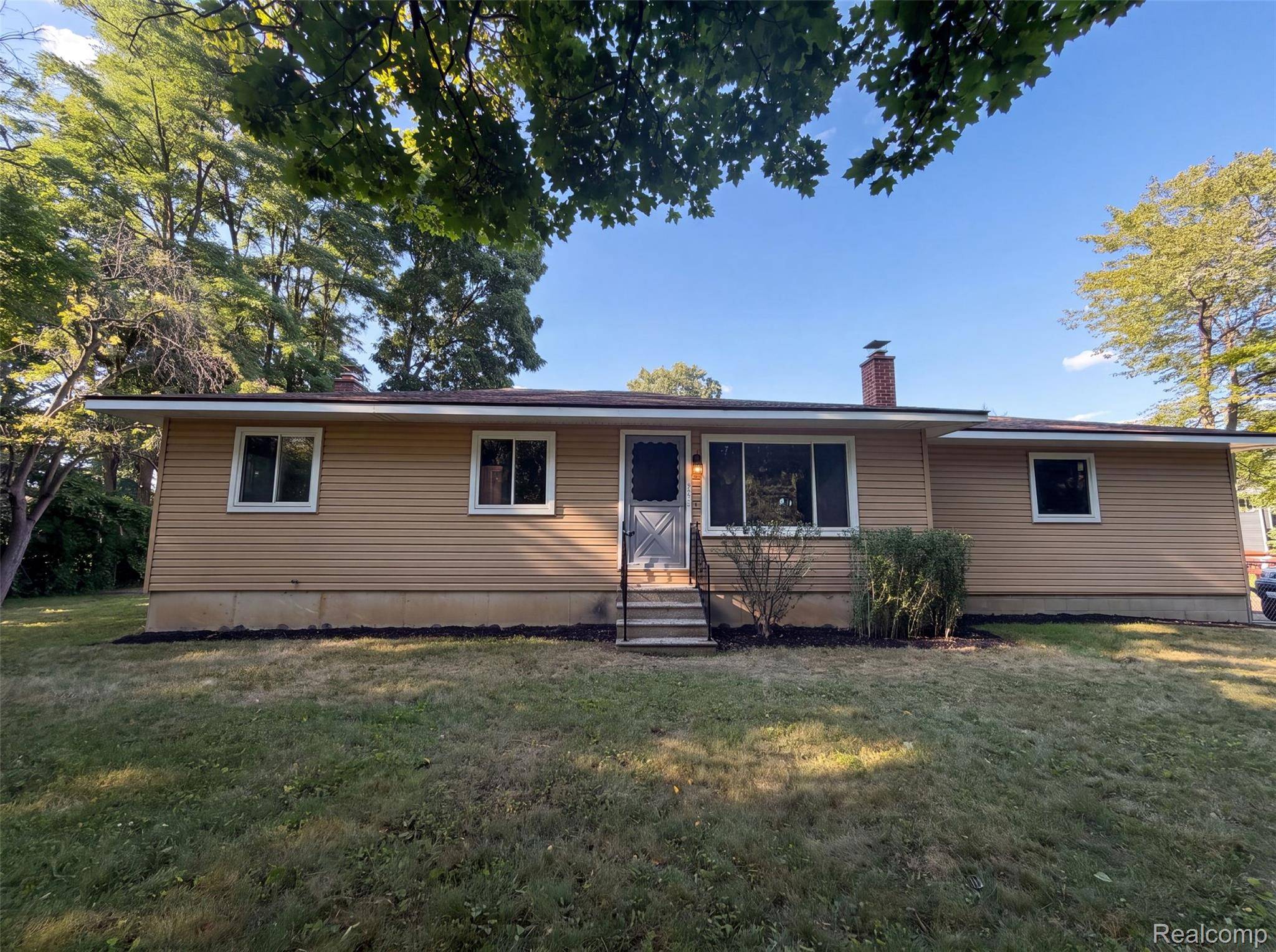 4920 Cass Elizabeth RD, Waterford Charter Township, MI 48327