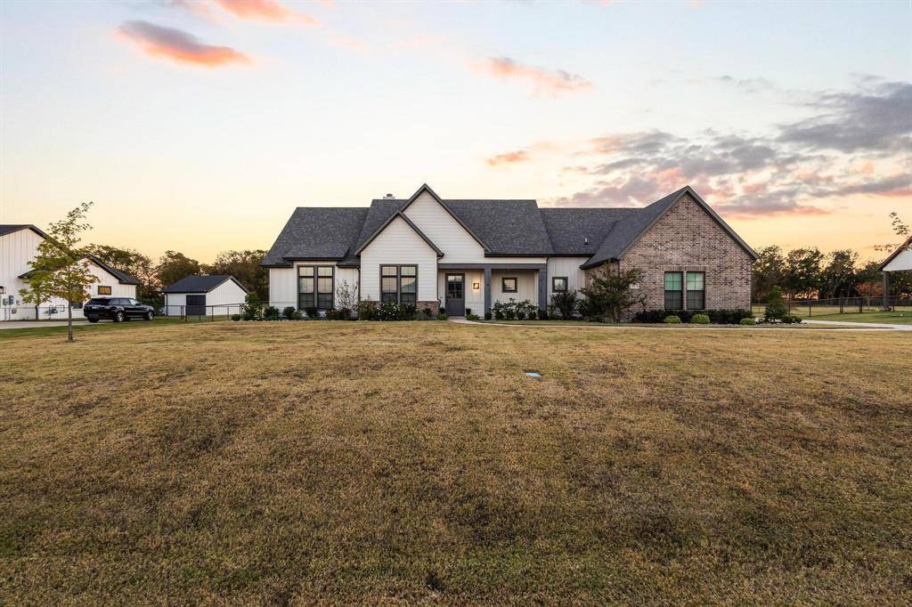 96 Stockton Drive, Van Alstyne, TX 75495