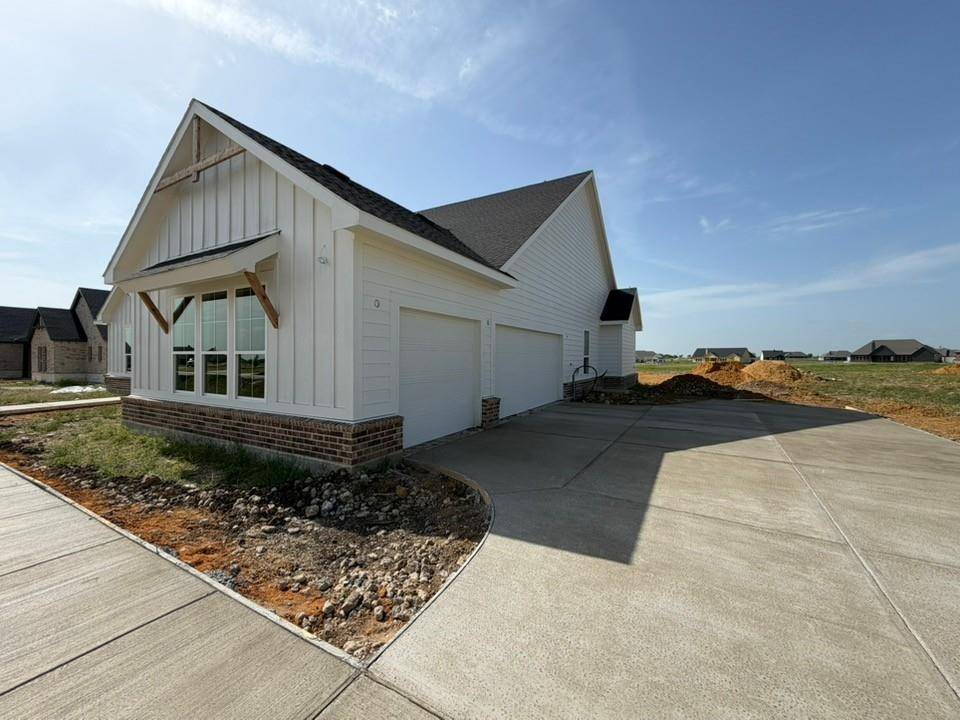 12413 Hornfels Drive, Krum, TX 76249