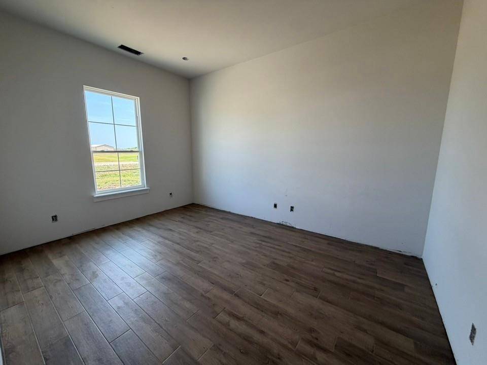 12413 Hornfels Drive, Krum, TX 76249