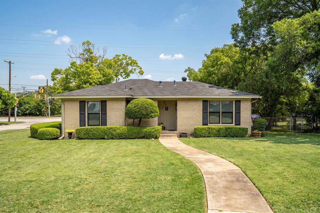 3860 W Spurgeon Street, Fort Worth, TX 76133