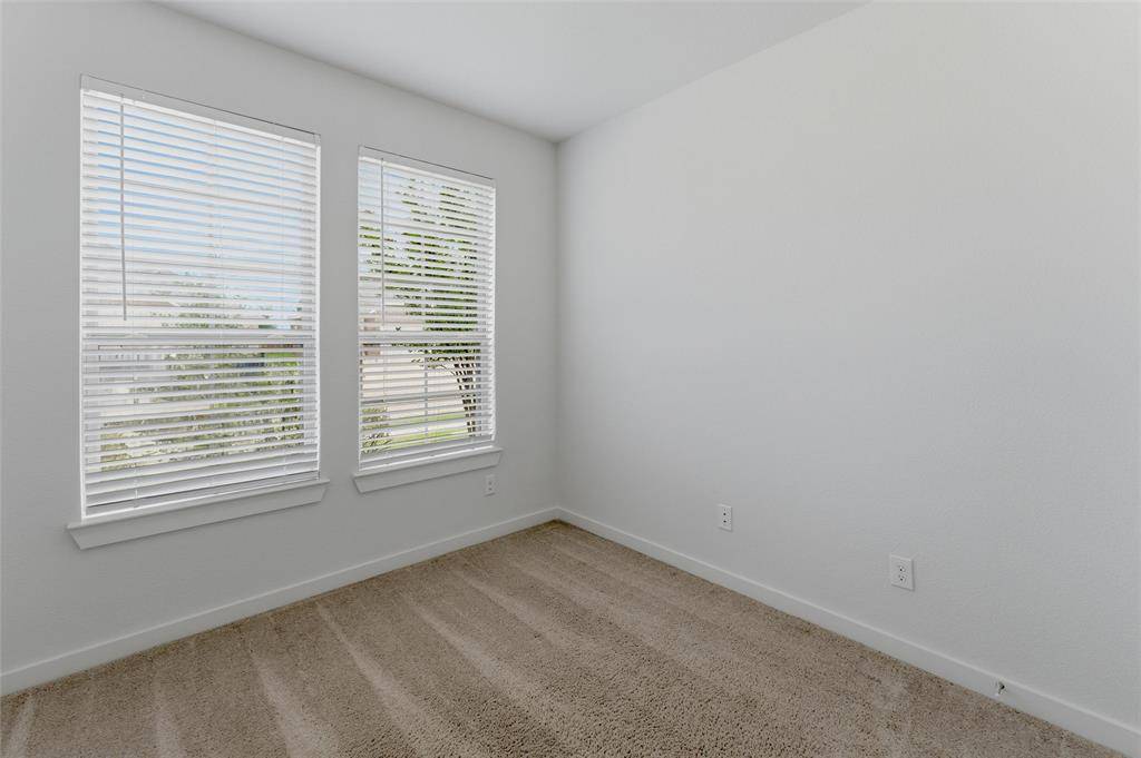 305 Evans Drive, Van Alstyne, TX 75495