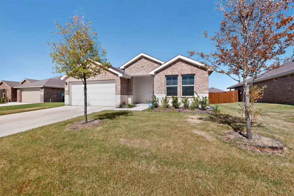 332 Pecos Drive, Azle, TX 76020