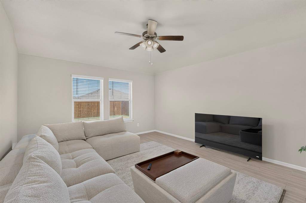 332 Pecos Drive, Azle, TX 76020