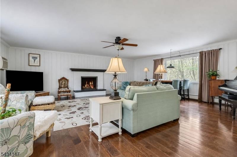 33 Brooksyde Ave, Ringwood Boro, NJ 07456