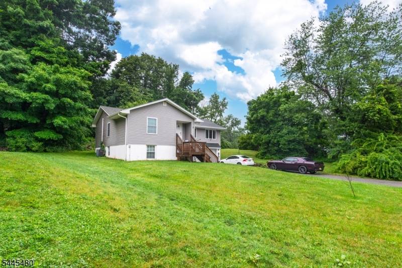 2 Glen Rd N, Vernon Twp., NJ 07422