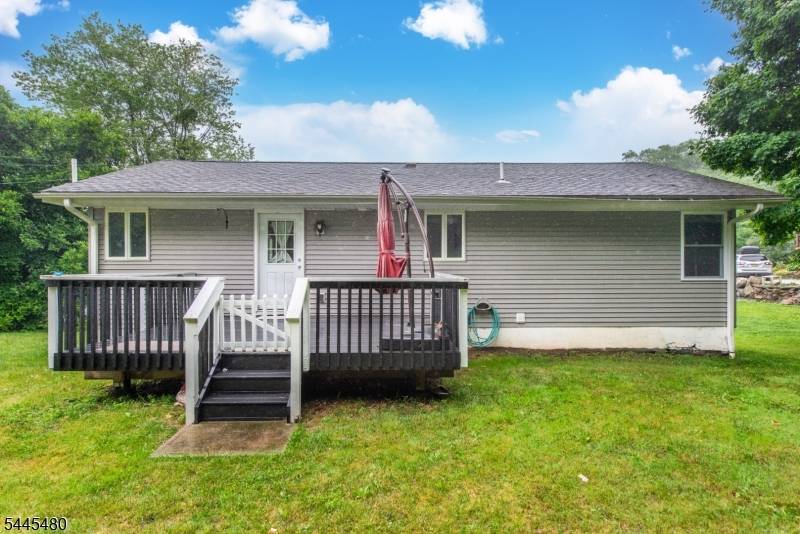 2 Glen Rd N, Vernon Twp., NJ 07422