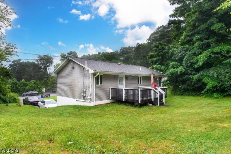 2 Glen Rd N, Vernon Twp., NJ 07422