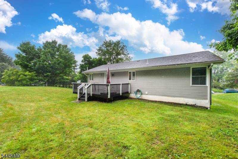 2 Glen Rd N, Vernon Twp., NJ 07422