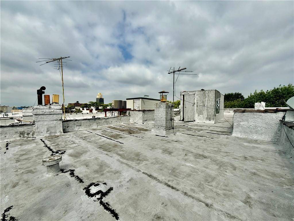 1822 Putnam AVE, Ridgewood, NY 11385