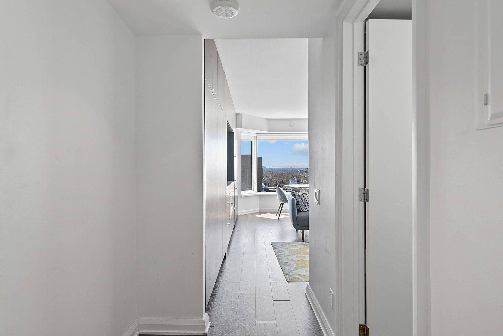 155 Yorkville AVE #2917, Toronto C02, ON M5R 0B4