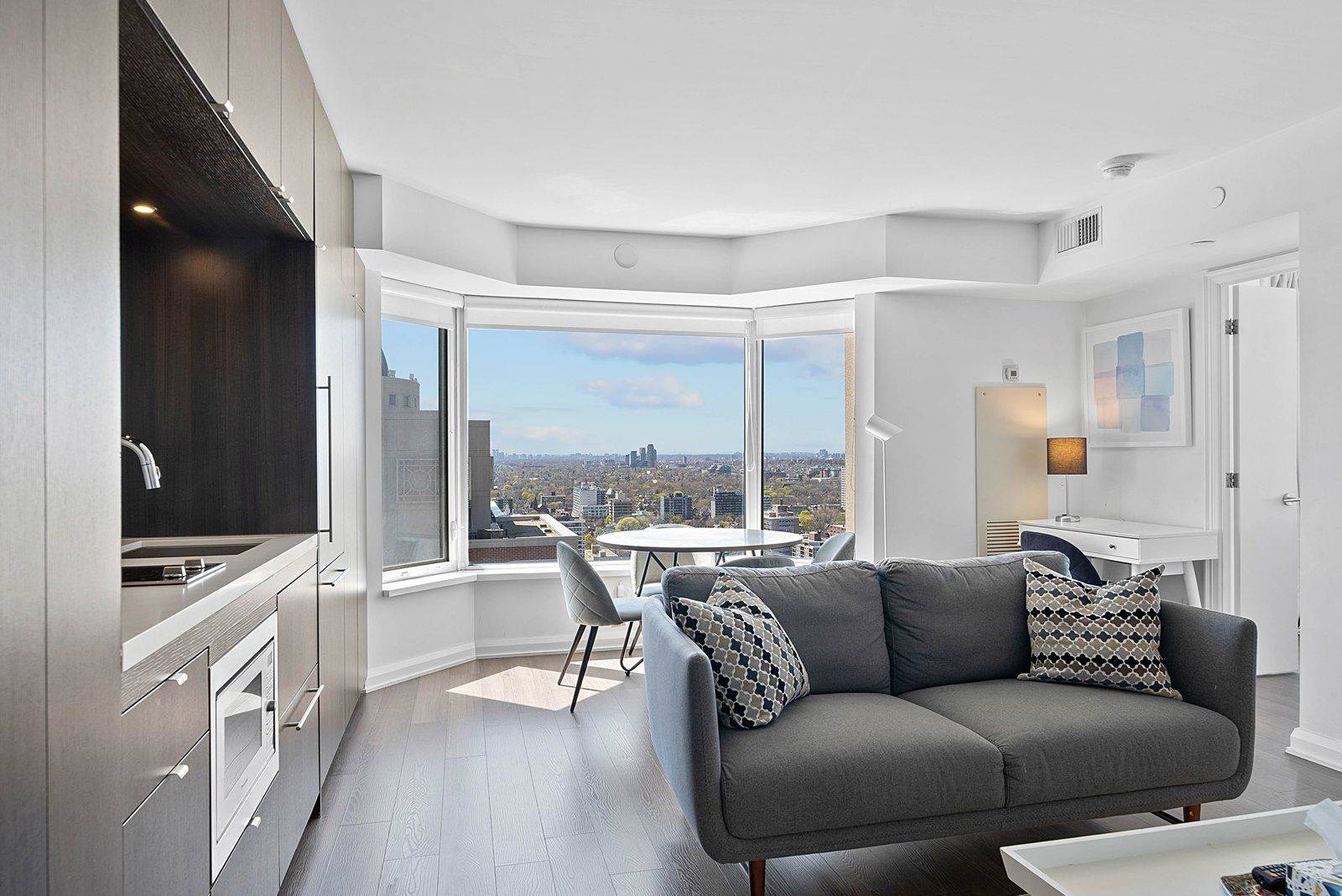 155 Yorkville AVE #2917, Toronto C02, ON M5R 0B4