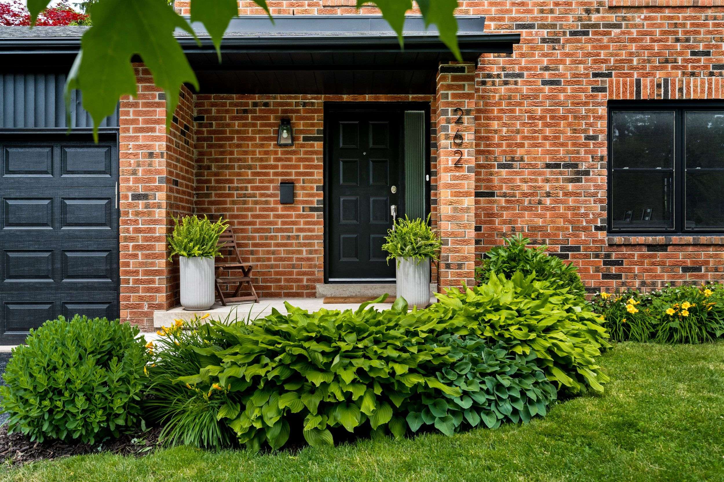 262 Chalmers ST, Oakville, ON L6L 6A7