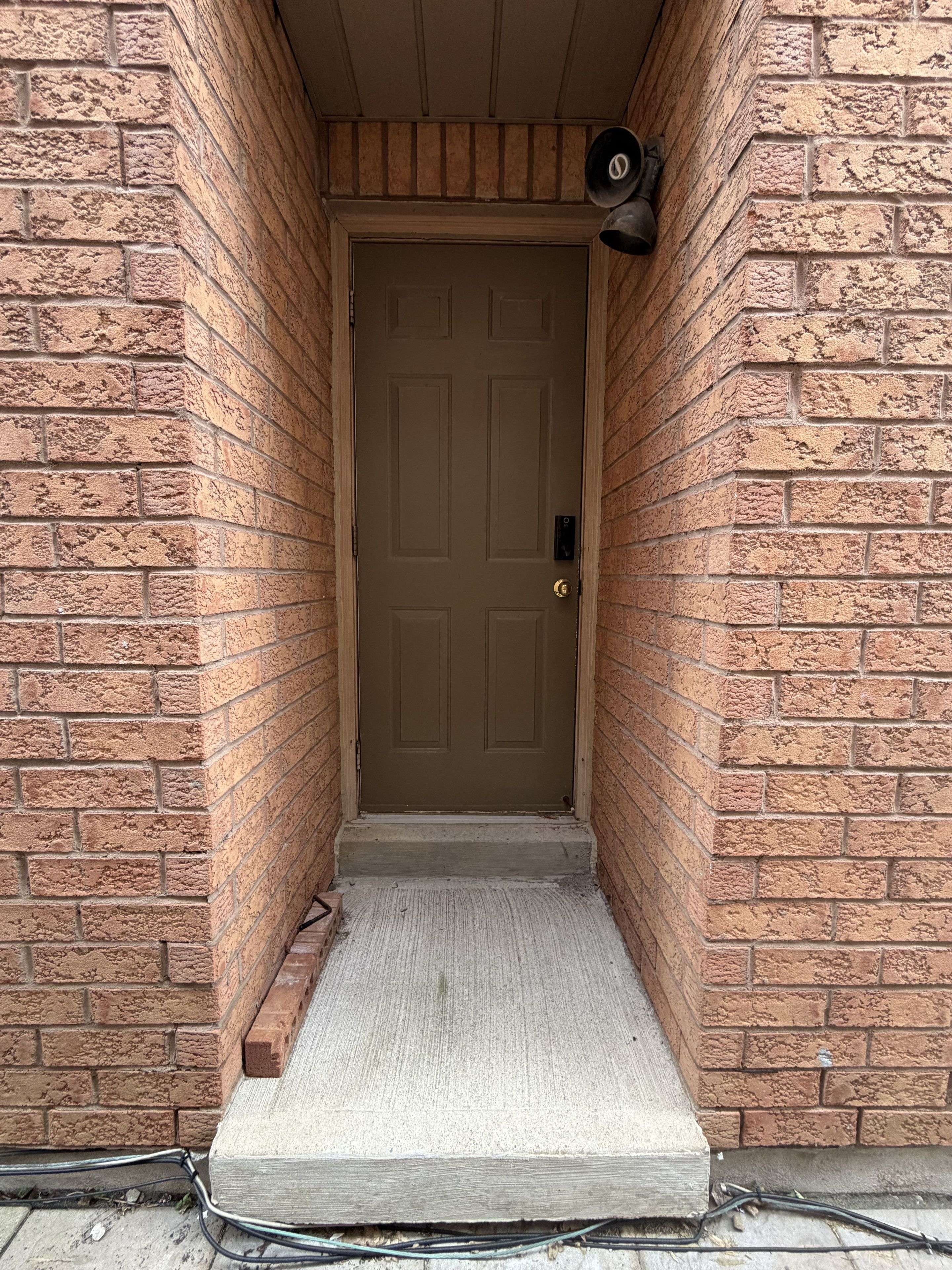 20 Hollowgrove BLVD #Basement, Brampton, ON L6P 1B1