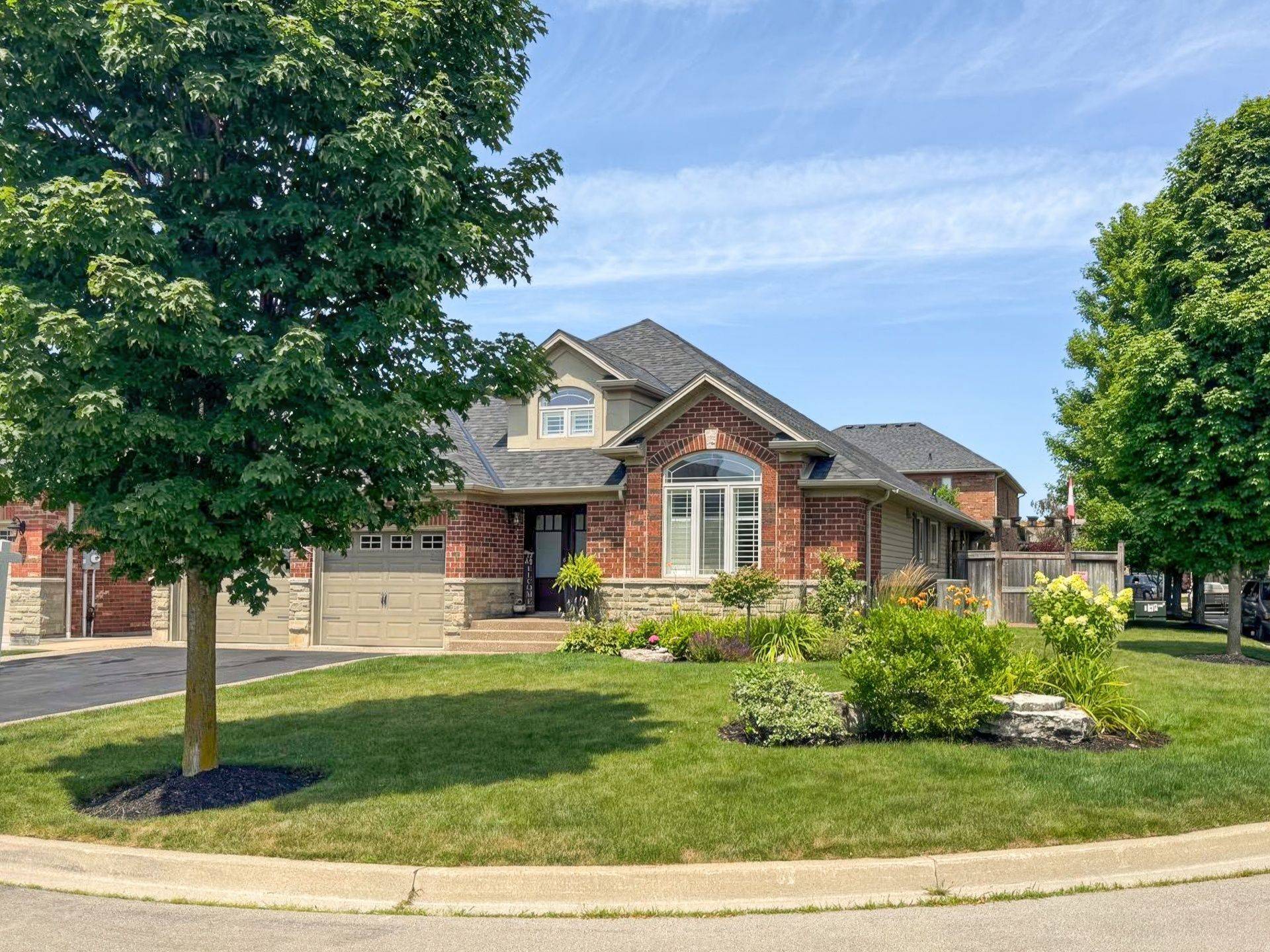 27 Carver DR, Hamilton, ON L0R 1C0