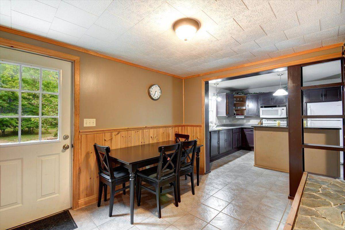 3196 Old Hastings RD, Limerick, ON K0L 1P0