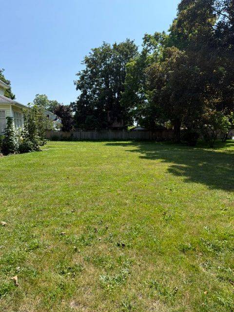 98 Trafalgar ST, Goderich, ON N7A 1T6