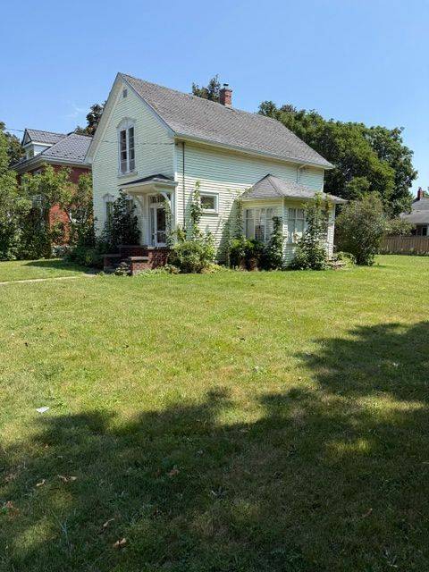98 Trafalgar ST, Goderich, ON N7A 1T6