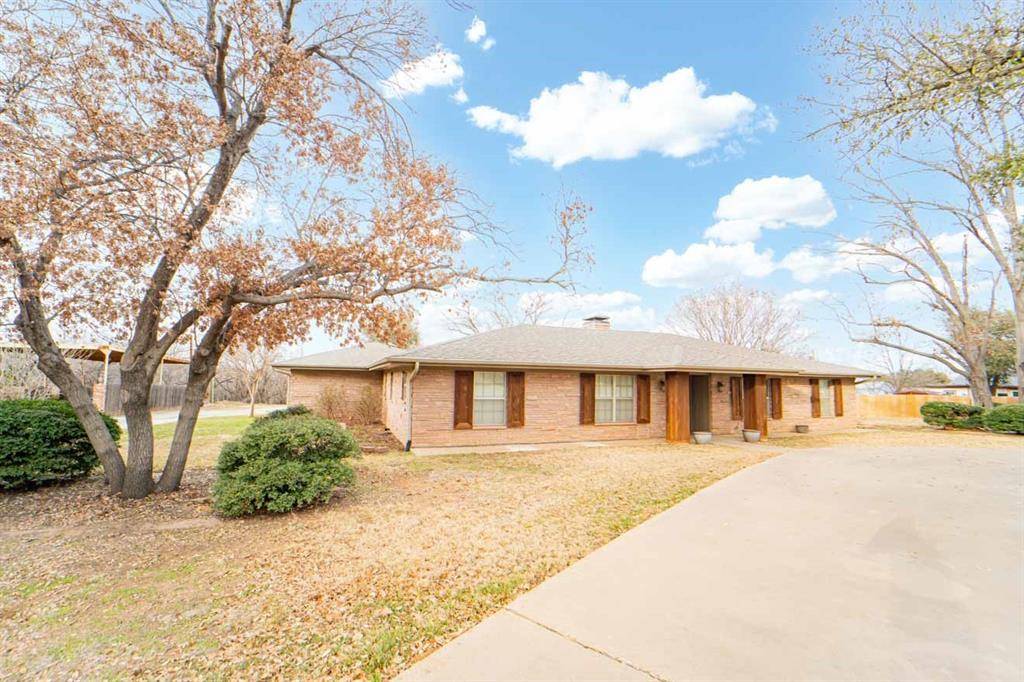 1506 W Elliott Street, Breckenridge, TX 76424