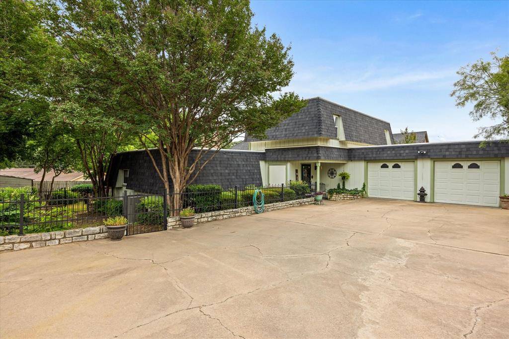 5007 Comanche Drive, Granbury, TX 76049