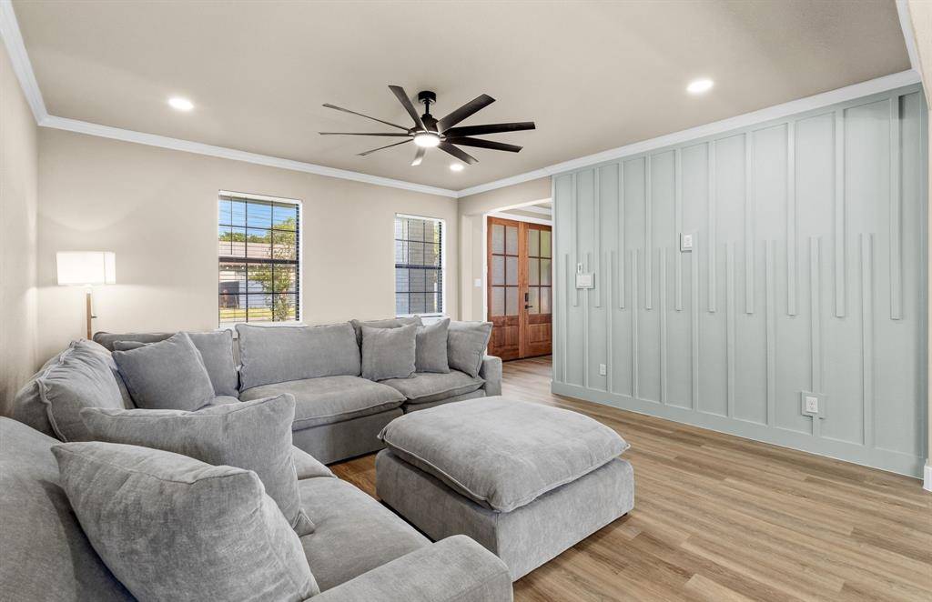 919 SW 3rd Avenue, Mineral Wells, TX 76067
