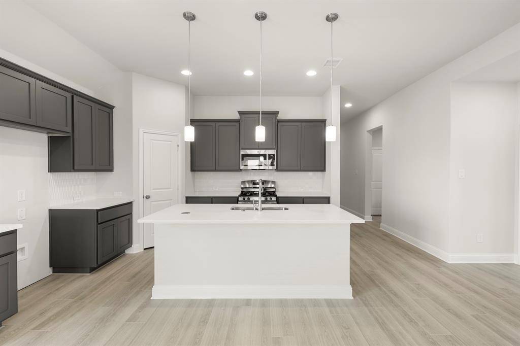 1821 Gleasondale Drive, Forney, TX 75126