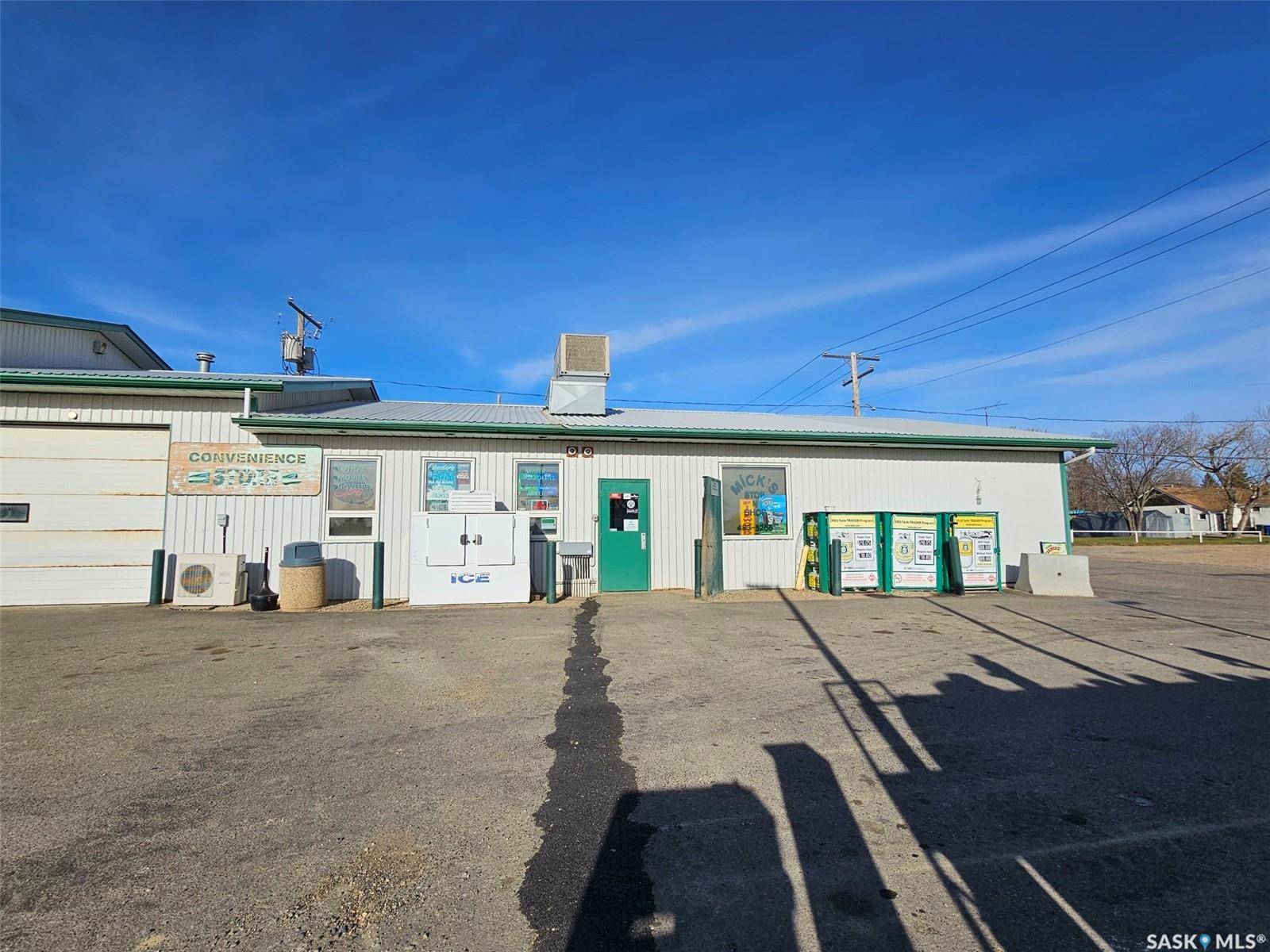 512 Railway AVENUE, Oxbow, SK S0C 2B0