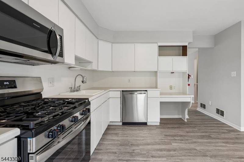 36 E Grand Ave, Rahway City, NJ 07065