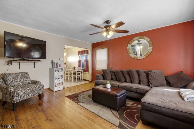 232 Laurel Ave, Maplewood Twp., NJ 07040