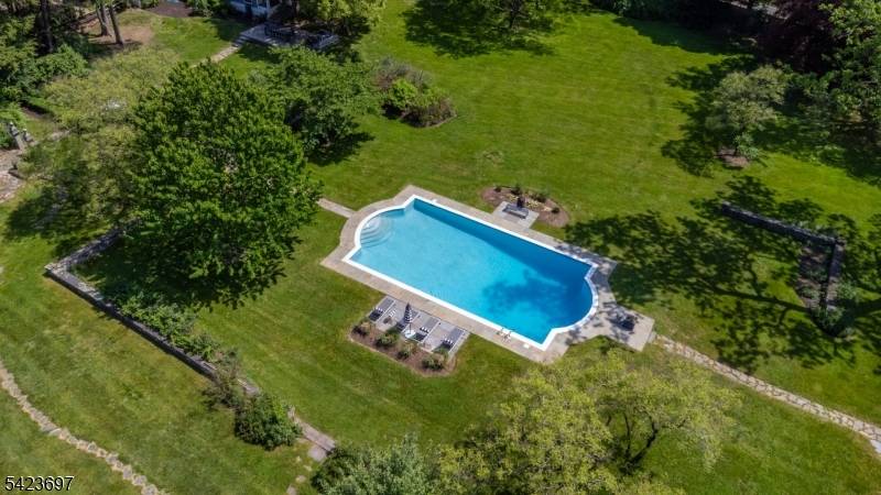 45 Village Road, Harding Twp., NJ 07976