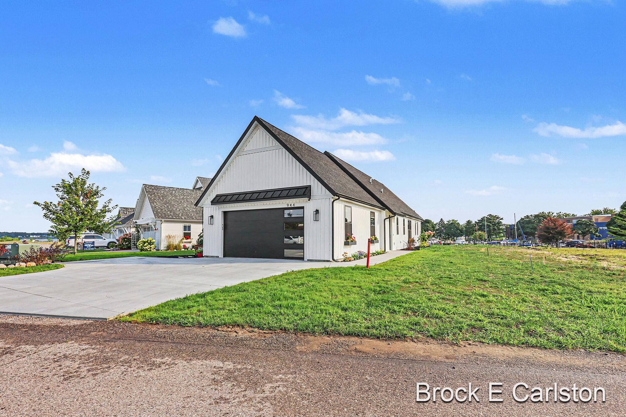 944 Boardwalk Cove DR, Muskegon City, MI 49441
