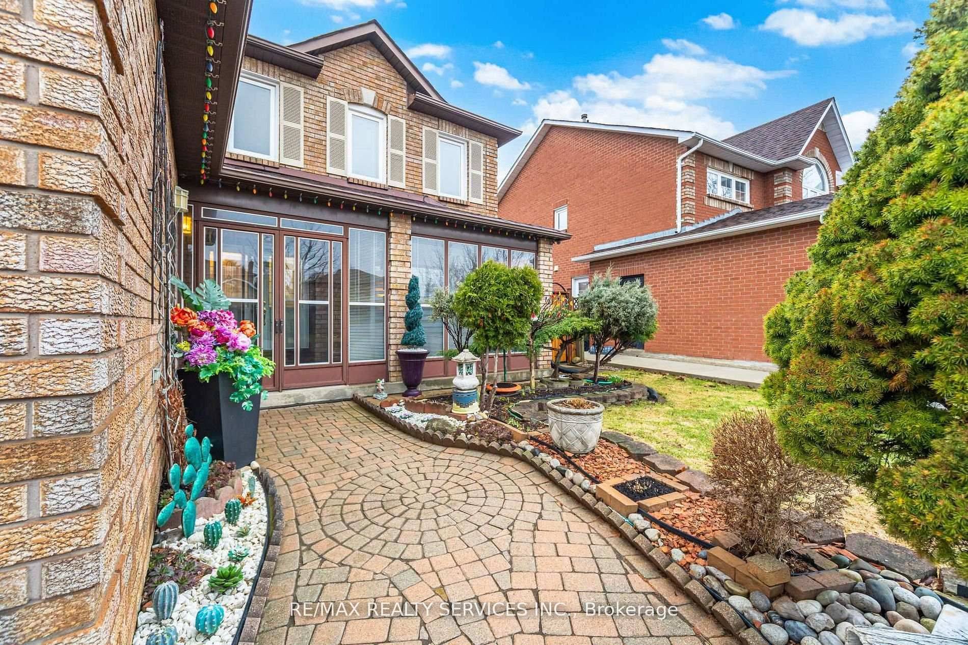 62 Fernbrook CRES, Brampton, ON L6Z 3N7