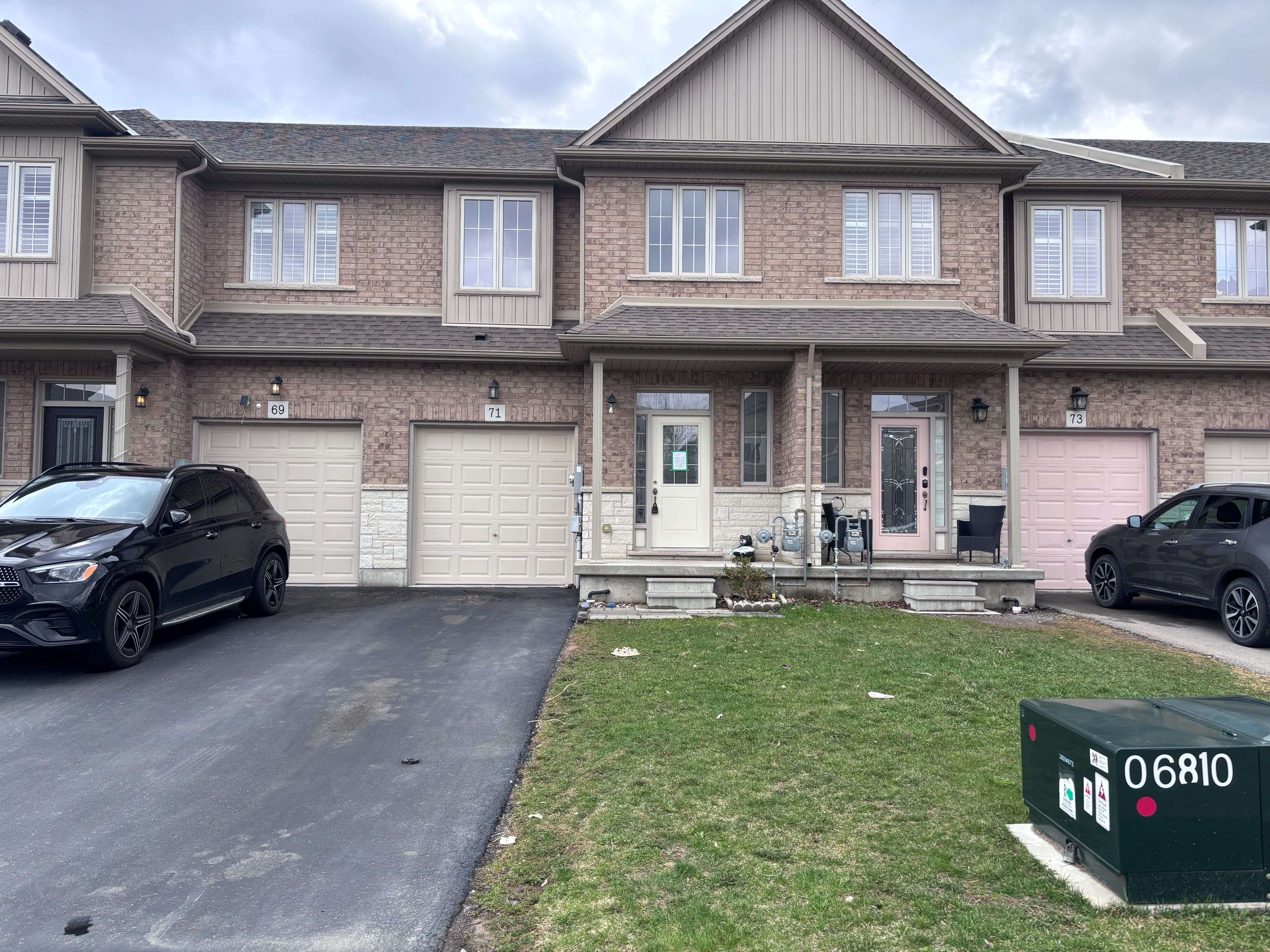 71 Fairgrounds DR, Hamilton, ON L0R 1C0