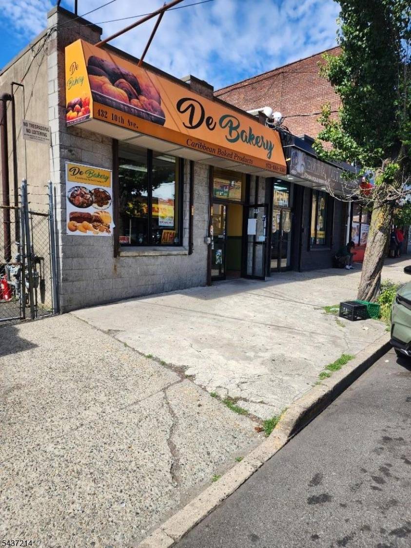 430-432 10Th Ave, Paterson City, NJ 07514