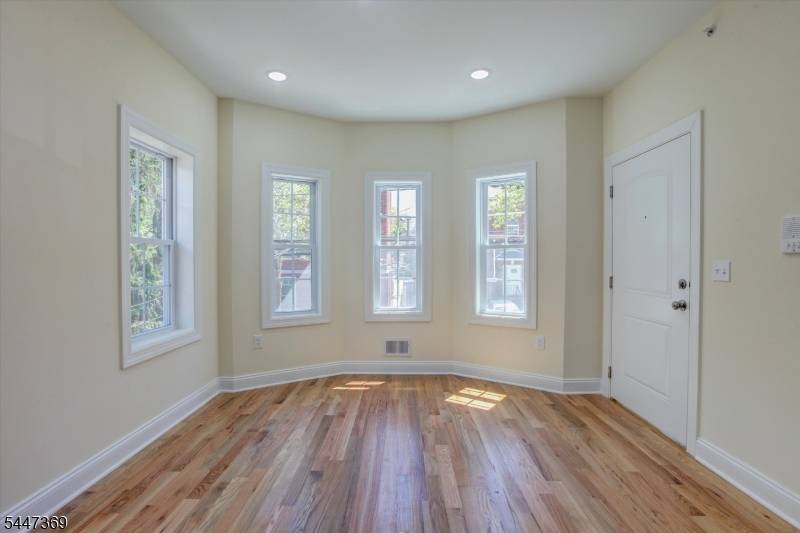 59 Sunset Ave, Newark City, NJ 07106