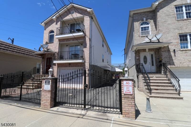 13-15 Garibaldi Ave, Newark City, NJ 07114