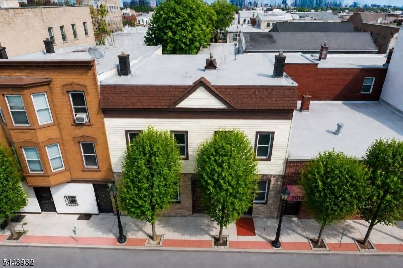 4108 New York Ave, Union City, NJ 07087