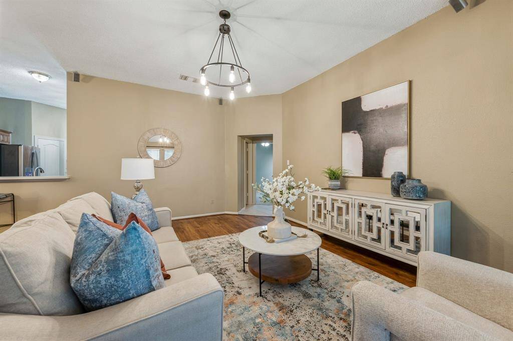 8117 Jolie Drive, Fort Worth, TX 76137