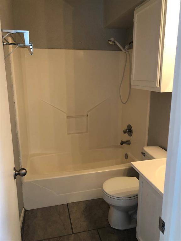 701 W Sycamore Street #304, Denton, TX 76201